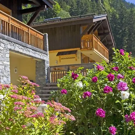 Serena - Luxury 7 Bedroom Chalet, Pool & Chalet