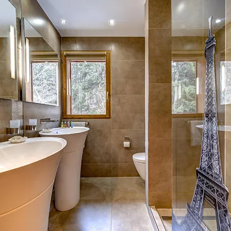 Serena - Luxury 7 Bedroom Chalet, Pool & *